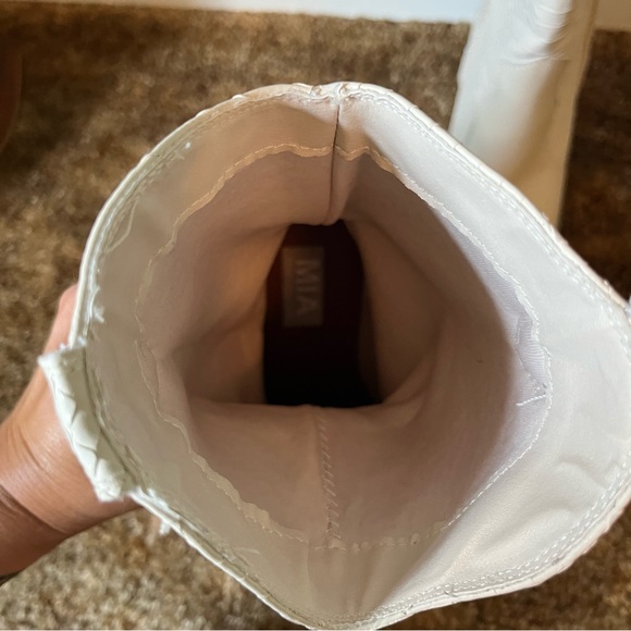 MIA Cream Heeled Western Boots size 7. - Picture 4 of 6